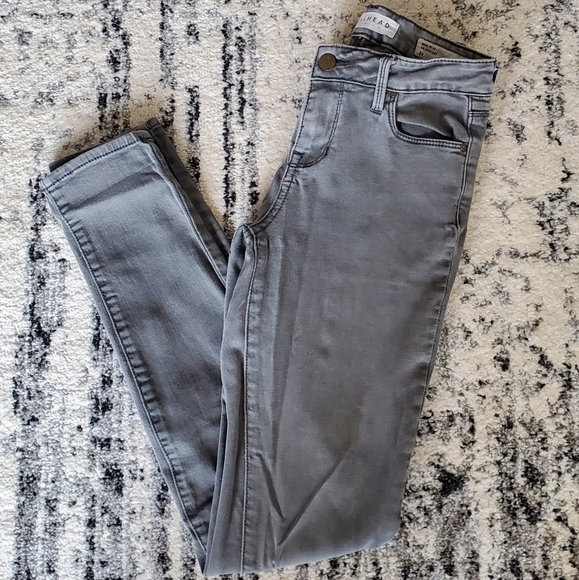 Bullhead Gray Skinny Jeans - Picture 3 of 5
